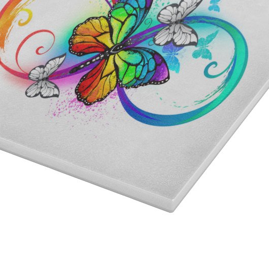 Helle Unendlichkeit mit Regenbogenschmetterling Schneidebrett (Ecke)