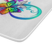 Helle Unendlichkeit mit Regenbogenschmetterling Schneidebrett (Ecke)