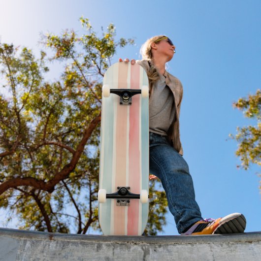 Helle Wasserfarbe Farbige Streifenmuster Skateboard (Außenbereich 1)