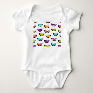 Helle Wassermelonen: farbenfrohe nahtlose Muster. Baby Strampler
