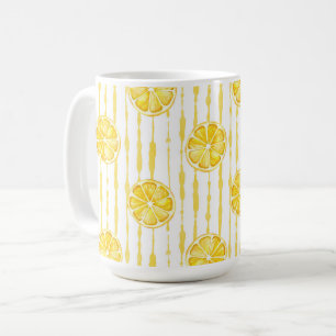 Helle Zitronenscheiben auf gestreiftem Hintergrund Kaffeetasse