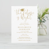 Helle Zukunft Elegante Gold-Schrift Graduationspar Einladung (Stehend Vorderseite)