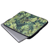 Heller grüner Hintergrund mit tropischen Pflanze. Laptopschutzhülle (Vorne Knopf)