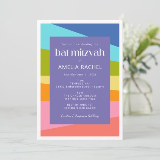 Helles Abstrakt geometrisches Rainbow Bat Mitzvah Einladung (Stehend Vorderseite)