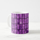 Helles abstraktes Mosaikviolett mit Glos Kaffeetasse (Vorderseite Links)