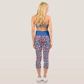 Helles Abstraktes Quadrat-Muster Capri Leggings (Rückseite)