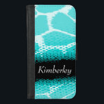 Helles Aqua-Tier-Druck mit Namen Mädchen-Flap-Gehä iPhone 8/7 Geldbeutel-Hülle<br><div class="desc">Helles Tier gemustert Klappengehäuse in Schwarz-Aqua-Farben. Personalisieren Sie dieses Element mit Ihrem Vornamen. Dieses Beispiel lautet derzeit: Kimberley. Dieses originale Muster von Sarah Trett basiert auf dem Muster einer Giraffe mit einem halbmondförmigen Punktegewinn-Overlay.</div>