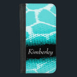 Helles Aqua-Tier-Druck mit Namen Mädchen-Flap-Gehä iPhone 8/7 Geldbeutel-Hülle<br><div class="desc">Helles Tier gemustert Klappengehäuse in Schwarz-Aqua-Farben. Personalisieren Sie dieses Element mit Ihrem Vornamen. Dieses Beispiel lautet derzeit: Kimberley. Dieses originale Muster von Sarah Trett basiert auf dem Muster einer Giraffe mit einem halbmondförmigen Punktegewinn-Overlay.</div>