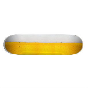 Helles Bier mit Schaum Skateboard