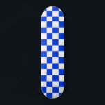 Helles Blau- und Weißes Prüfmuster Skateboard<br><div class="desc">Checked Checked Checked Checked Checked Karo Muster in Royal Blue and White. Geometrisches minimalistisches Fliesenmuster in hellblau. Retro und modern. Von Kierkegaard Design Studio.</div>