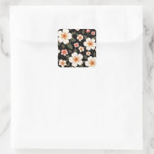Helles Blumenmuster in schwarz Quadratischer Aufkleber (Tasche)