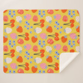 Helles, farbenfrohes Berry Frucht Muster Sherpadecke (Vorderseite (Horizontal))