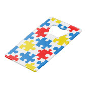 Helles, farbiges Puzzlespiecmuster Kreditkarten Flaschenöffner (Rückseite Schrägansicht)