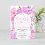 Helles, fett rosa lila blumengeschmücktes Brautpar Einladung (Stehend Vorderseite)