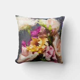 Helles, florales Kissen