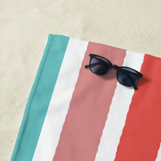 Helles gestreiftes Badetuch (Beispiel)