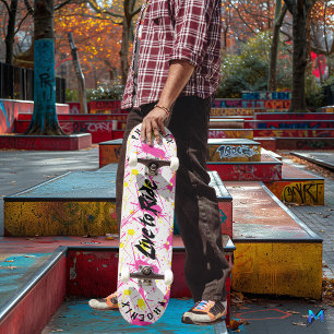 Helles Graffiti mit Schwarz-Motto "Live to Ride" Skateboard