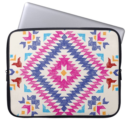 Helles handgezeichnetes Stammes-Designelement. Laptopschutzhülle (Vorderseite)