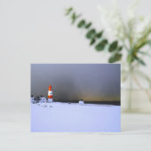 Helles Haus im Winter Schnee Postkarte (Stehend Vorderseite)