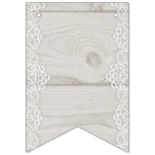 Helles Holzpaneel mit weißer Leiste Wimpelkette (Erste Fahne)