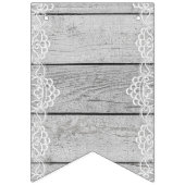 Helles Holzpaneel mit weißer Spitze. Wimpelkette (Zweite Fahne)