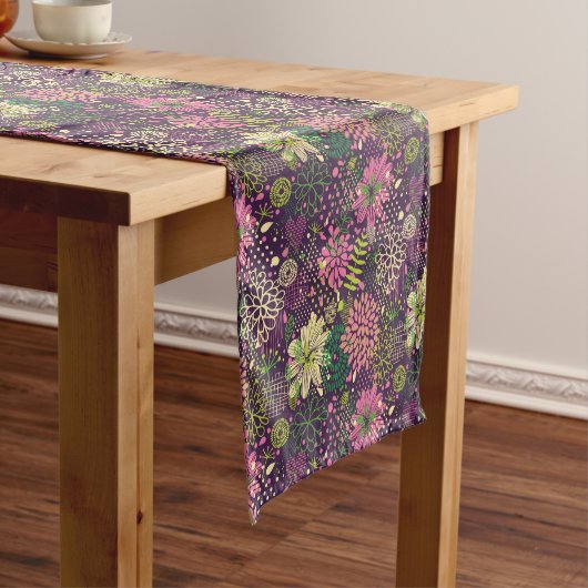 Helles Muster Kurzer Tischläufer (Beispiel)