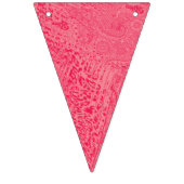 Helles rosa Textildesign mit zentraler Blu Wimpelkette (Erste Fahne)