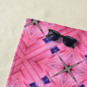 Helles Rosa überall im Patterns Beach Handtuch (Beispiel)