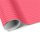 Helles Rosa- und Orangefarbener Chevron-Muster Geschenkpapier (Rolleneckpunkt)
