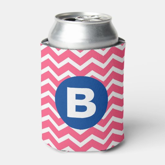 Helles Rosa und Weiß Chevron-Muster Monogramm Dosenkühler (Kanne Vorderseite)