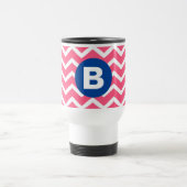 Helles Rosa und Weiß Chevron-Muster-Monogramm Reisebecher (Mittel)