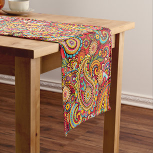 Helles rotes Blumenpaisley-Böhmemuster Kurzer Tischläufer