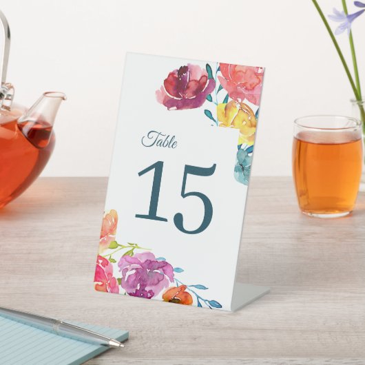 Helles Sommer Hochzeitsplatz Tischnummer Zeichen Sockelschild (In SItu)