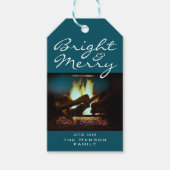 Helles und fröhliches Feuerplatz Weihnachten Foto Geschenkanhänger (Vorderseite)