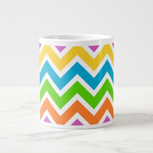 Helles Zickzack Regenbogenmuster Jumbo-Tasse (Vorderseite)