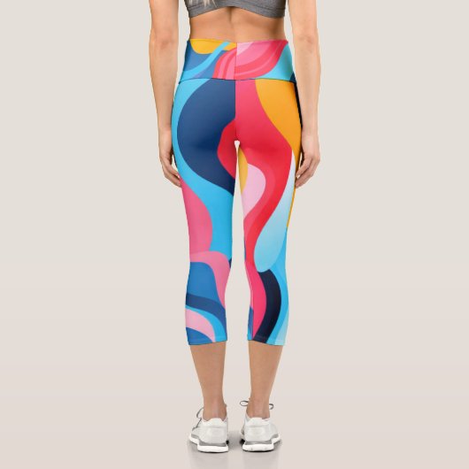 Hellfarbener Hintergrund Capri Leggings (Rückseite)