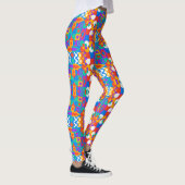 Hellfarbige Leggings zeigen ein abstraktes (Rechts)