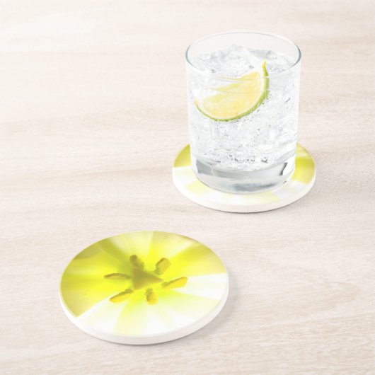 Hellgelb Innen in einer Blume Sandstein Untersetze Getränkeuntersetzer (Seite)