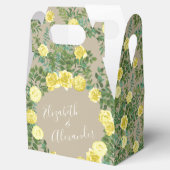 Hellgelb & Khaki Ecru Rose Blumenzehen Geschenkschachtel (Geöffnet)