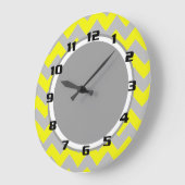 Hellgelb und grau Zickzack Muster Große Wanduhr (Winkel)