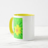 Hellgelbe Blume auf grün helle Tasse (Vorderseite Links)
