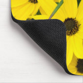 Hellgelbe Blumen Mousepad (Ecke)