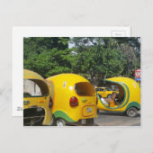 Hellgelbe lustige Coco-Taxis aus Kuba Postkarte (Vorne/Hinten)