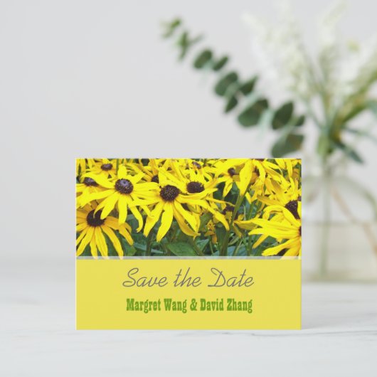 Hellgelbe Sommerdaisons Save the Date Blume Ankündigungspostkarte (Stehend Vorderseite)