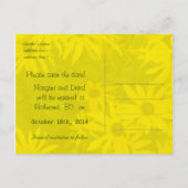 hellgelbe sommerliche Blume Save the Date Ankündigungspostkarte (Rückseite)