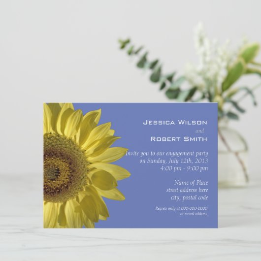 Hellgelbe Sommersonnenblumenfreund Einladung (Stehend Vorderseite)