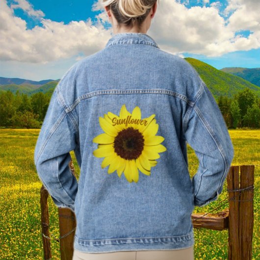 Hellgelbe Sonnenblume, fotografisch Jeansjacke