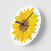 Hellgelbe Sonnenblume im weißen Hintergrund Runde Wanduhr (Winkel)