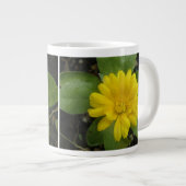 Hellgelbe Tasse (Vorderseite Rechts)