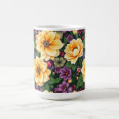 Hellgelbe und violette Blumen farbenfrohe Blumen Kaffeetasse (Mittel)